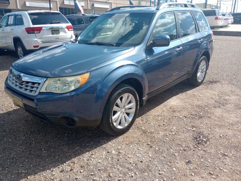 Used 2011 Subaru Forester 2.5X Premium w/ Popular Equipment Group 1B AWD/4WD image 3