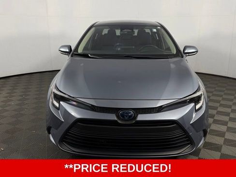 Used 2023 Toyota Corolla XLE image 2