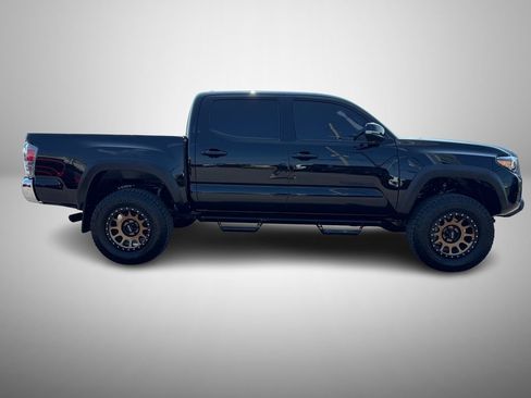 Used 2023 Toyota Tacoma TRD Off-Road image 6
