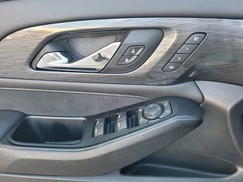 Used 2023 Chevrolet Traverse High Country w/ LPO, Floor Liner Package FWD image 24