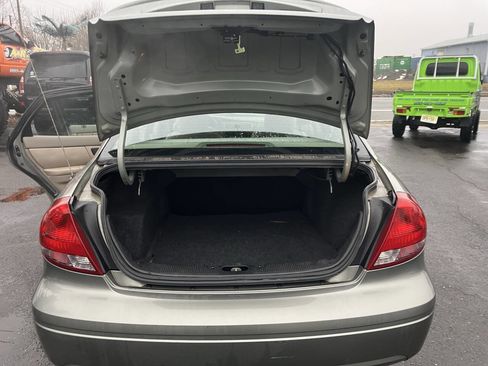 Used 2004 Ford Taurus SE image 30