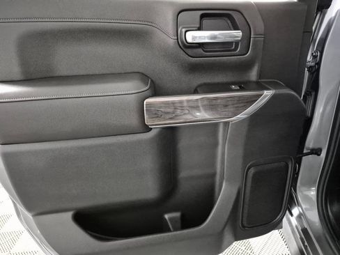 Used 2019 Chevrolet Silverado 1500 LTZ image 22