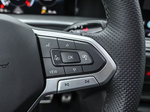 New 2025 Volkswagen Tiguan SE R-Line image 29