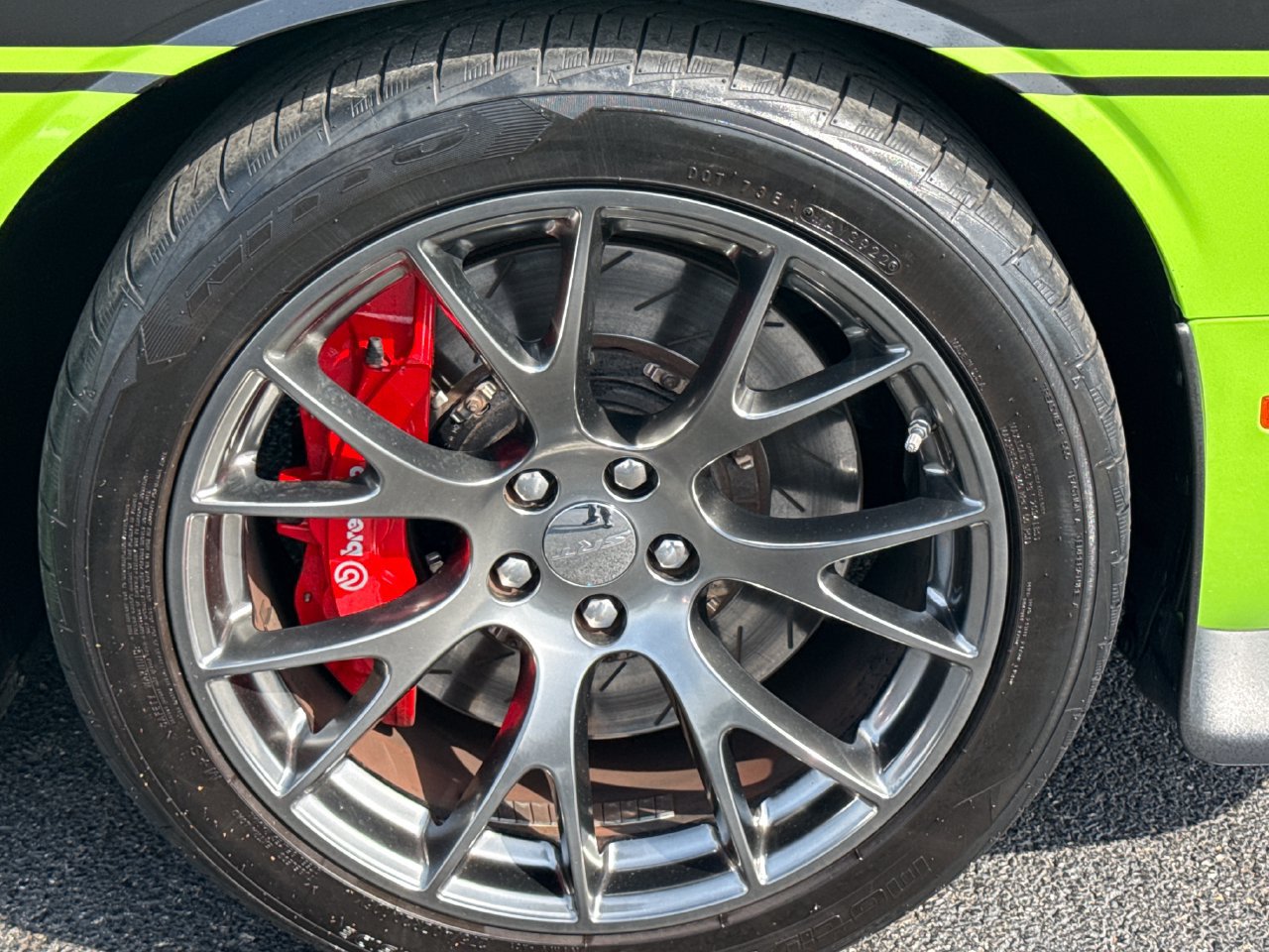 Used 2015 Dodge Challenger SRT RWD image 9