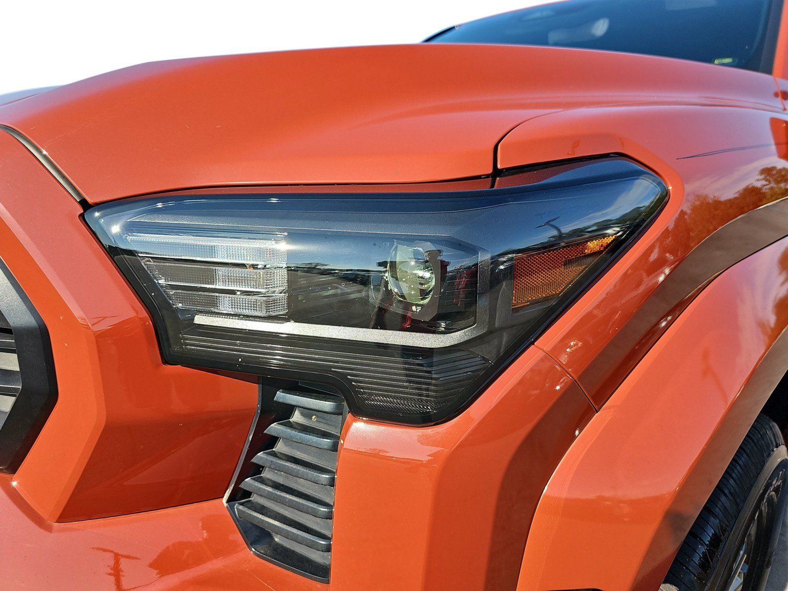 Used 2025 Toyota Tacoma TRD Sport AWD/4WD image 28