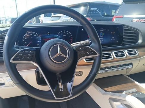 Used 2025 Mercedes-Benz GLE 350 4MATIC image 18