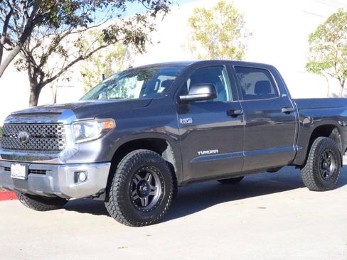 Used 2018 Toyota Tundra SR5 image 2