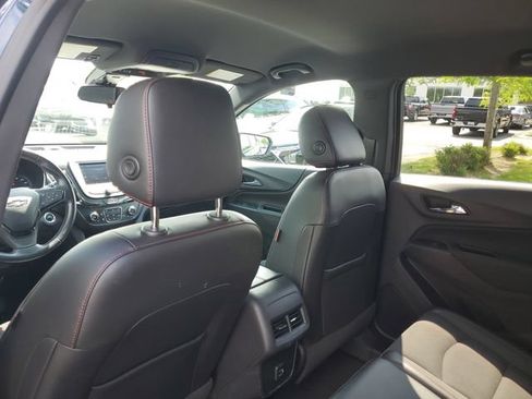Certified 2022 Chevrolet Equinox RS FWD image 10