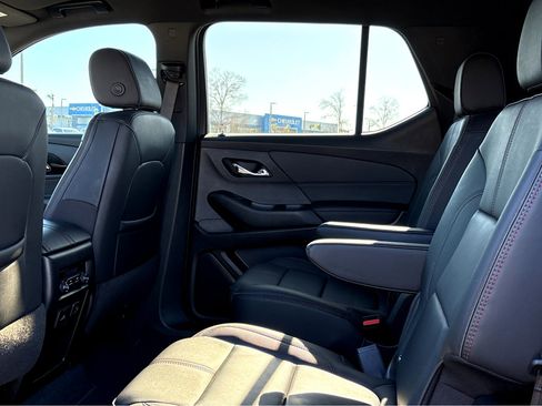 Used 2023 Chevrolet Traverse RS image 14