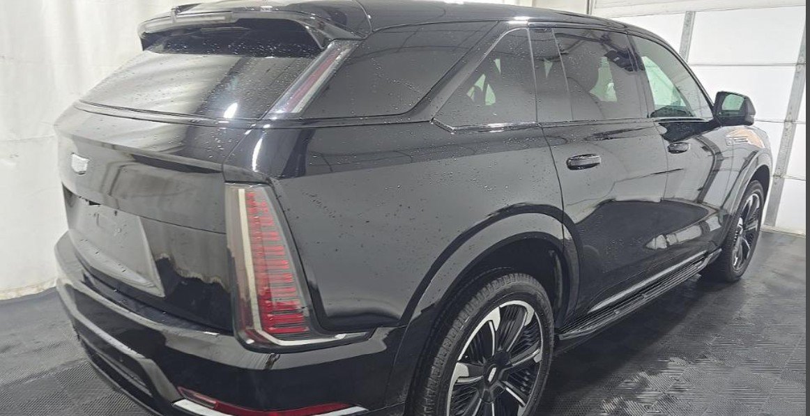 Used 2025 Cadillac Escalade IQ Sport 2 AWD/4WD image 2