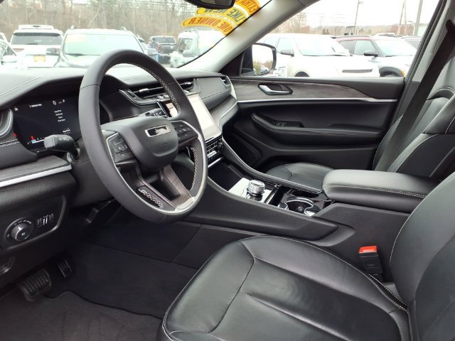 Used 2023 Jeep Grand Cherokee Limited AWD/4WD image 22