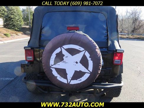 Used 2014 Jeep Wrangler Unlimited Sahara image 8