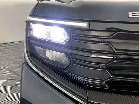 Used 2025 Ford Expedition Active AWD/4WD image 29