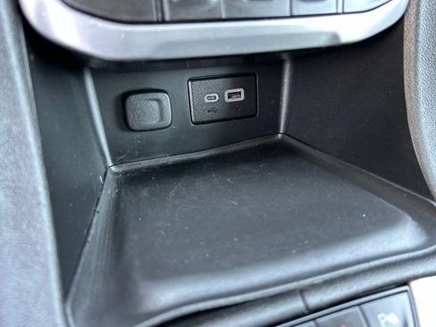 Used 2023 GMC Acadia SLE w/ Driver Convenience Package FWD image 32