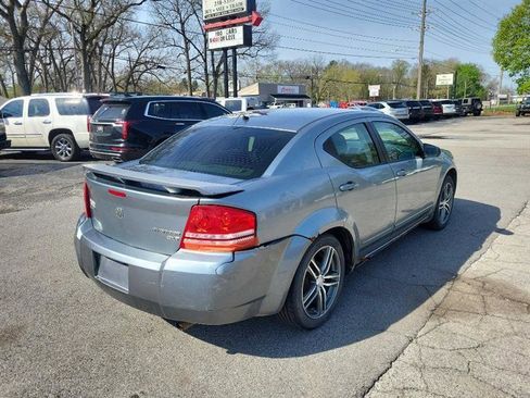 Used 2009 Dodge Avenger SE image 2