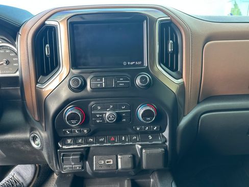 Used 2020 Chevrolet Silverado 2500 High Country w/ Z71 Off-Road Package AWD/4WD image 17