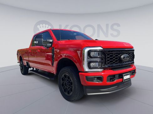 Used 2025 Ford F250 Lariat w/ Black Appearance Package image 10