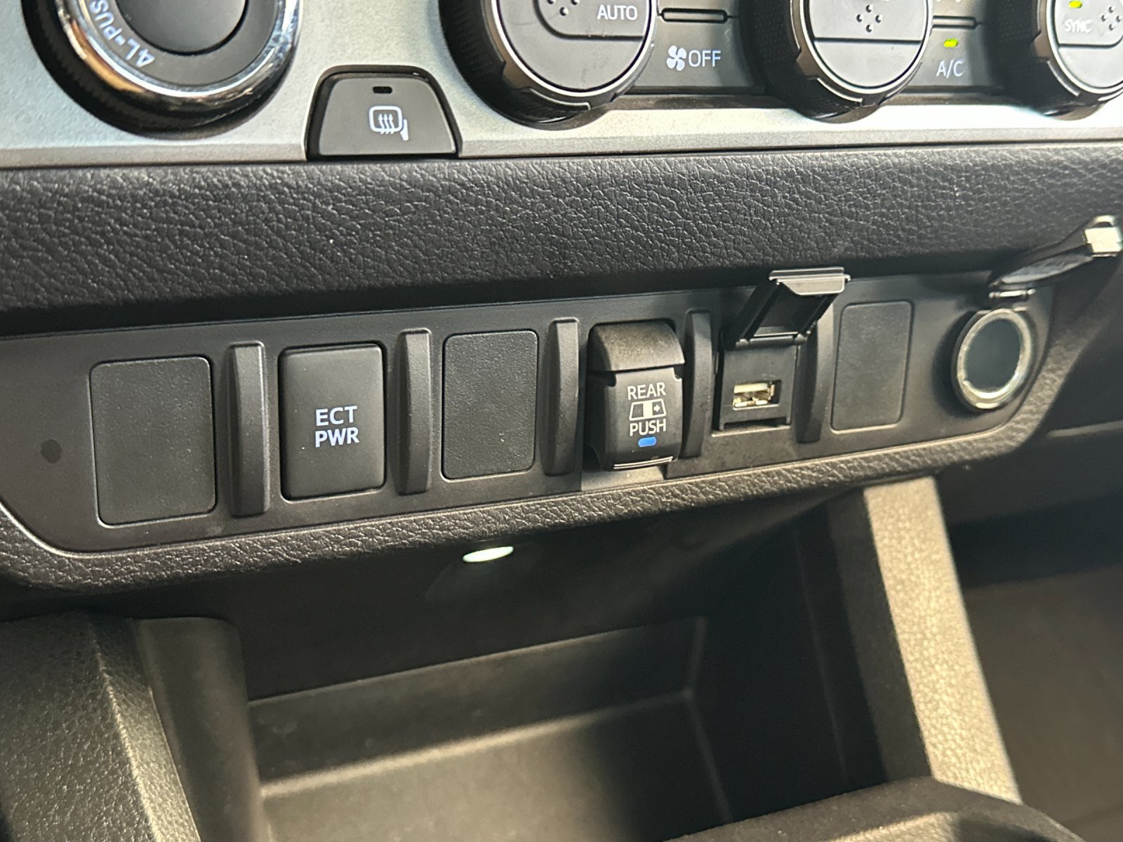 Used 2022 Toyota Tacoma SR5 w/ Trail Edition AWD/4WD image 38