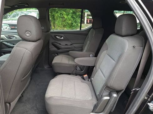 Used 2023 Chevrolet Traverse LT FWD image 12