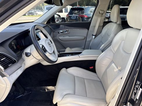 Used 2022 Volvo XC90 T6 Inscription w/ Advanced Package image 9