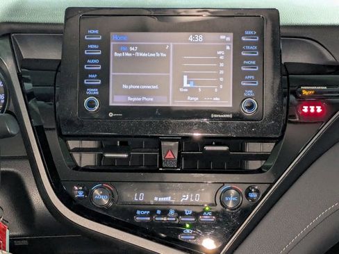 Used 2022 Toyota Camry SE image 15