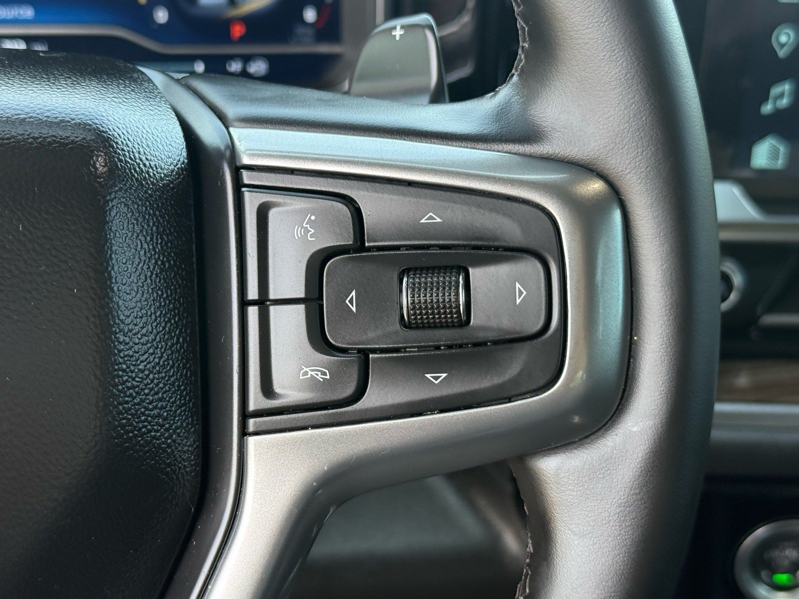 Used 2024 Chevrolet Silverado 1500 LT Trail Boss AWD/4WD image 17