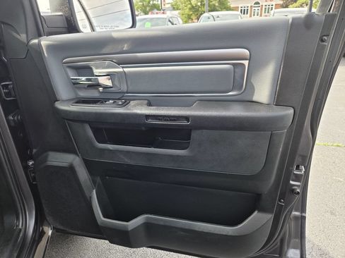 Used 2023 RAM 1500 Classic SLT AWD/4WD image 18