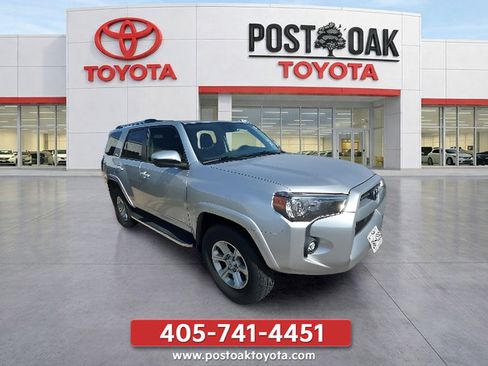 Used 2022 Toyota 4Runner SR5 AWD/4WD image 1