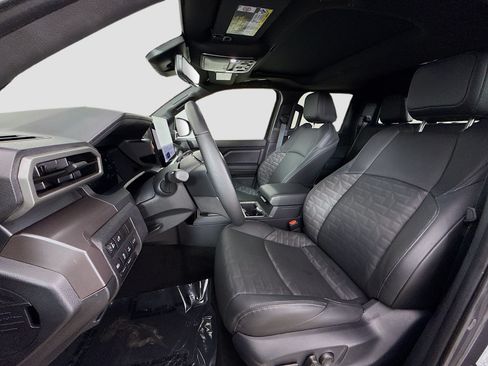 Used 2024 Toyota Tacoma TRD Off-Road w/ TRD Off Road Premium Package AWD/4WD image 24