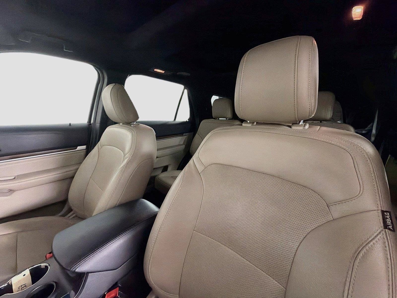 Used 2018 Ford Explorer Limited w/ Equipment Group 301A FWD image 20
