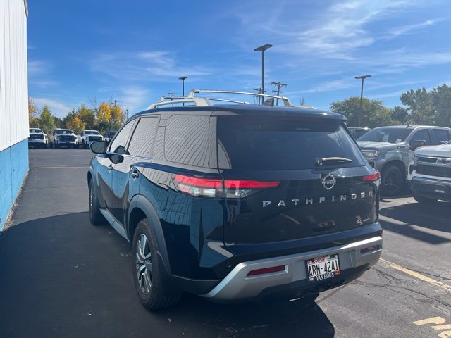 Used 2023 Nissan Pathfinder SL AWD/4WD image 4