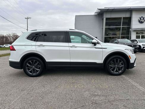 Certified 2023 Volkswagen Tiguan SE image 5