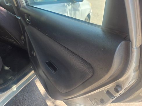 Used 2007 Toyota Matrix XR FWD image 27
