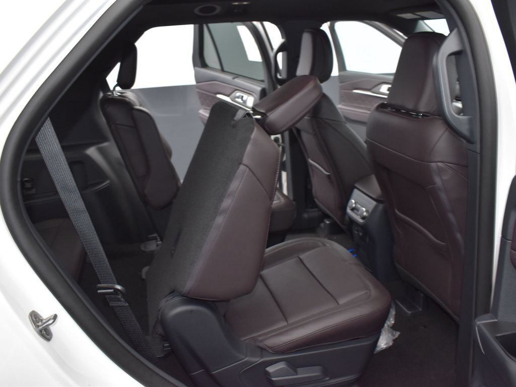 Used 2025 Ford Explorer Platinum w/ Ultimate Package RWD image 20