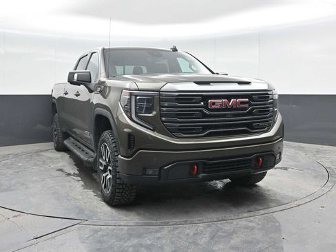 Used 2023 GMC Sierra 1500 AT4 w/ AT4 Premium Package AWD/4WD image 6