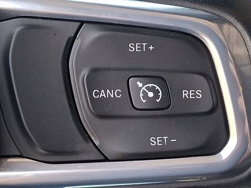 Used 2022 Jeep Gladiator Overland w/ Popular Equipment Package AWD/4WD image 22