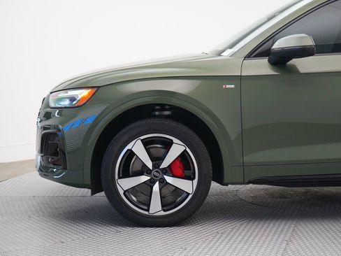 Used 2024 Audi Q5 2.0T Premium Plus w/ Premium Plus Package AWD/4WD image 3