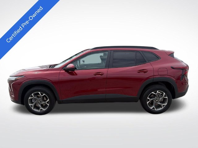 Used 2025 Chevrolet Trax LT w/ LT Convenience Package FWD image 3