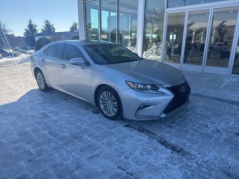 Used 2017 Lexus ES 350 image 4