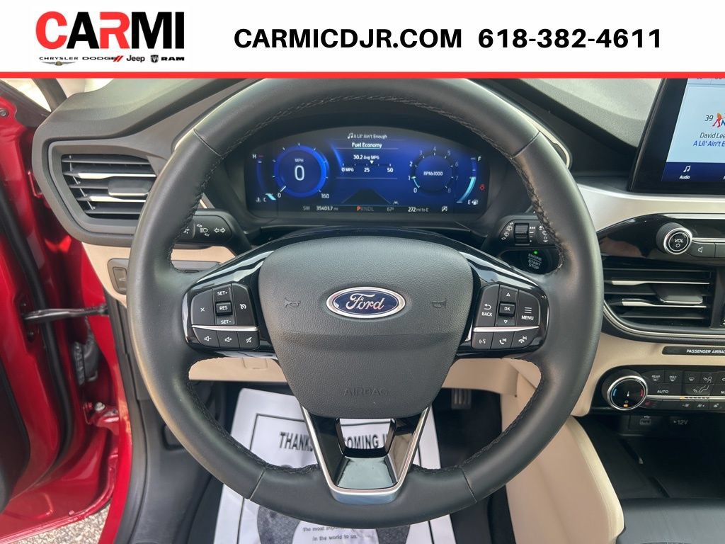 Used 2022 Ford Escape SEL w/ Technology Package AWD/4WD image 16