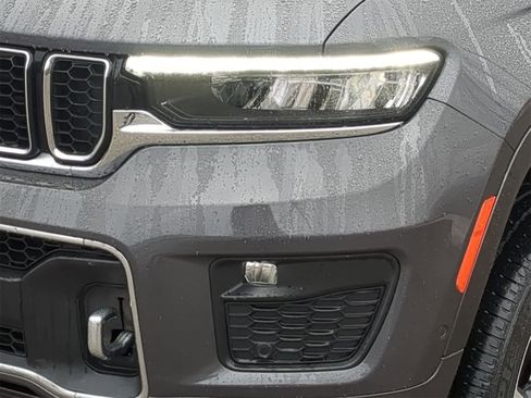 Certified 2023 Jeep Grand Cherokee Overland image 18