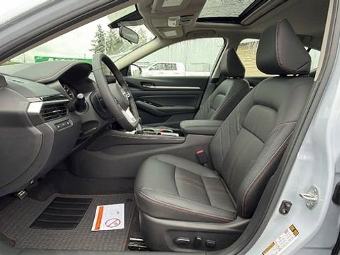 New 2025 Nissan Altima 2.5 SR w/ SR Premium Package image 32