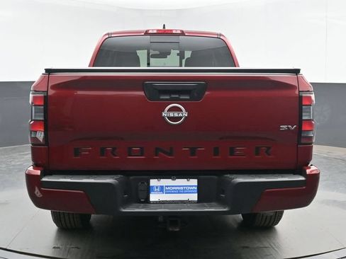 Used 2024 Nissan Frontier SV RWD image 9