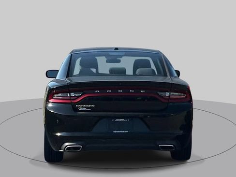 Used 2019 Dodge Charger SXT w/ Cold Weather Package RWD image 3