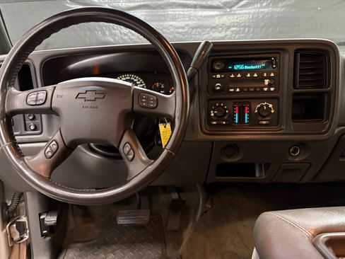 Used 2007 Chevrolet Silverado 1500 LT w/ Extended Cab Value Package RWD image 9