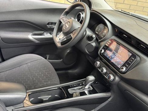 Used 2024 Nissan Kicks SV FWD image 9