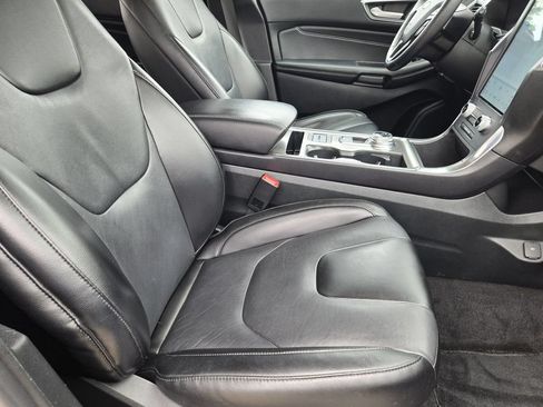 Used 2022 Ford Edge Titanium AWD/4WD image 11