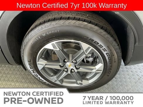 Used 2025 Chevrolet Blazer LT FWD image 46