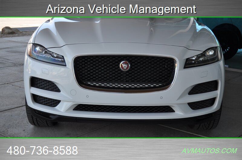 Used 2017 Jaguar F-PACE Prestige AWD/4WD image 12