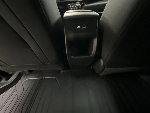 Certified 2025 Chevrolet Trax RS w/ Sunroof Package FWD image 21